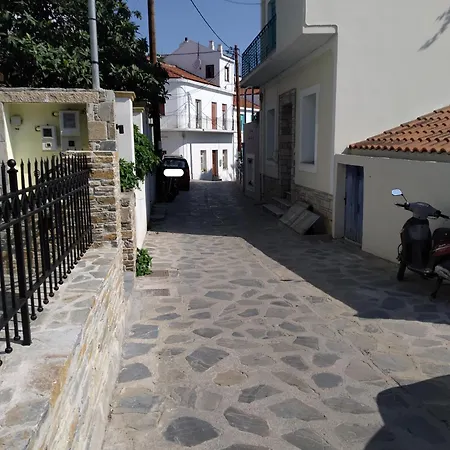 Alegio - Skopelos Town